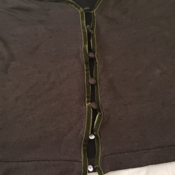 ! Army Green Top - Picture 3 of 4